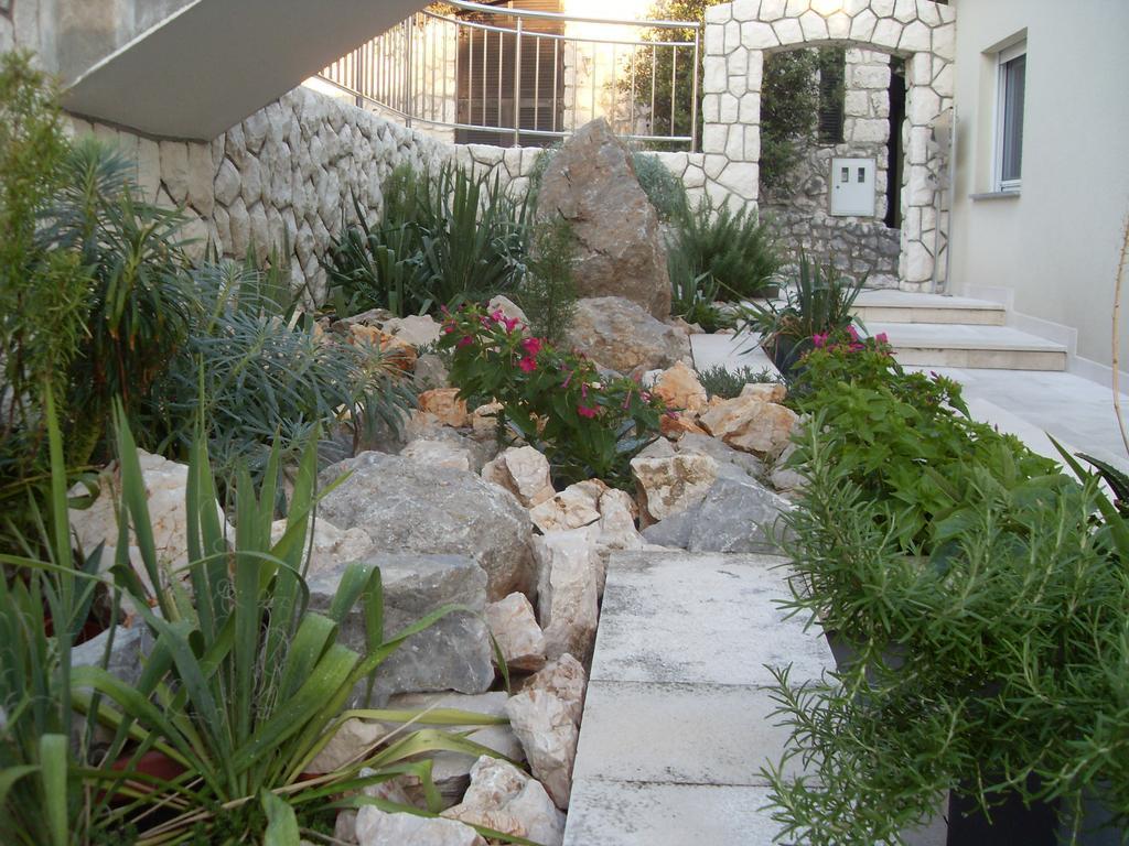 Apartments Ilona โนวีวีโนดอลสกี ภายนอก รูปภาพ