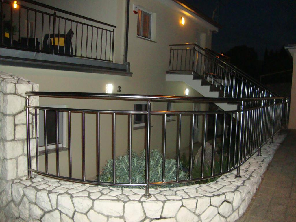 Apartments Ilona โนวีวีโนดอลสกี ภายนอก รูปภาพ