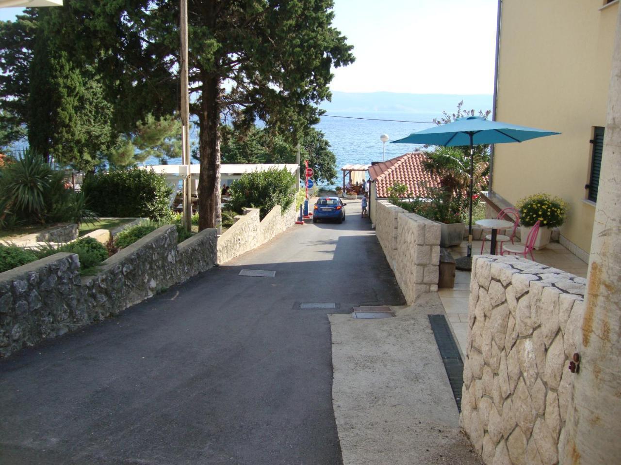 Apartments Ilona โนวีวีโนดอลสกี ภายนอก รูปภาพ