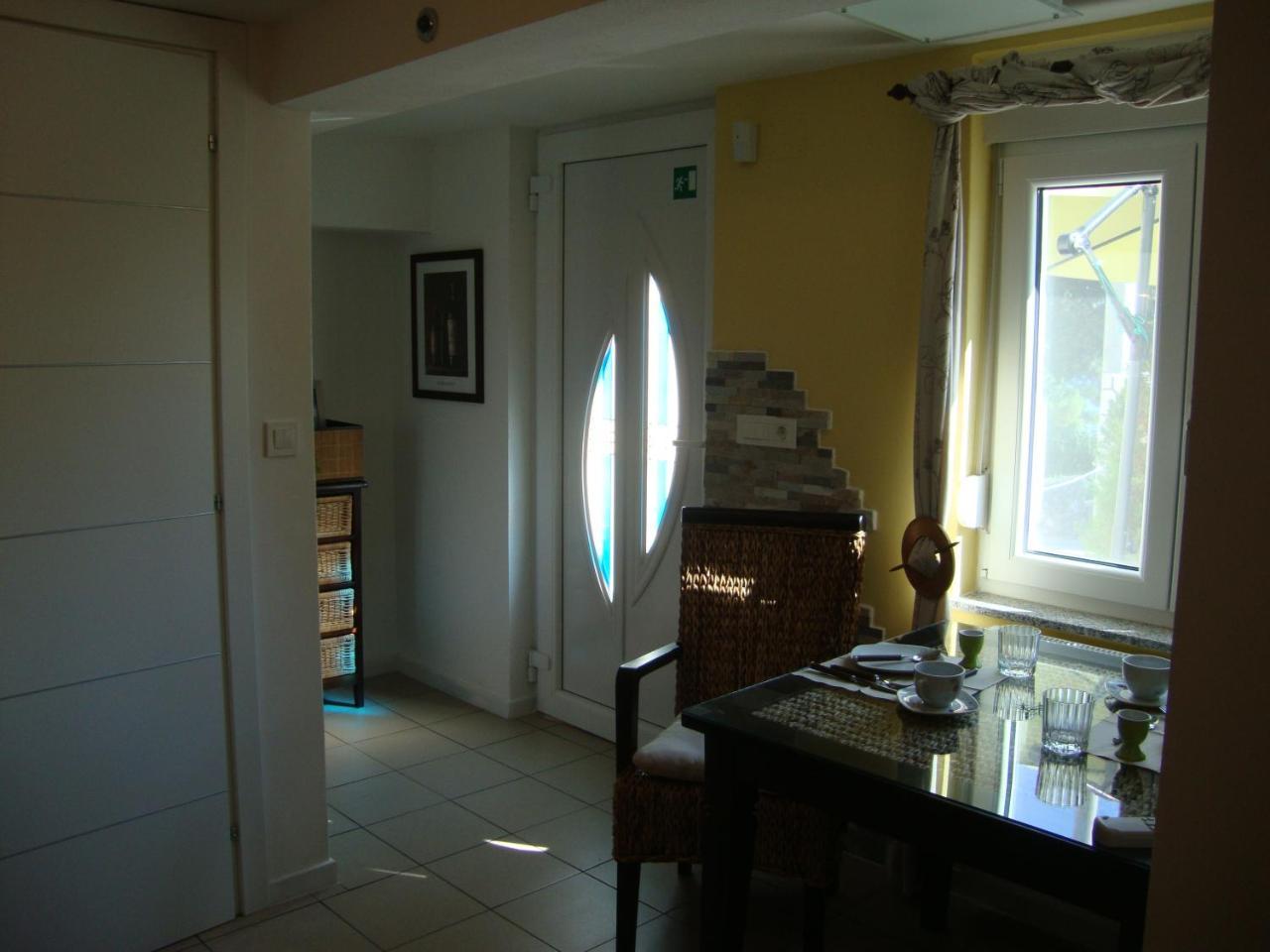 Apartments Ilona โนวีวีโนดอลสกี ภายนอก รูปภาพ