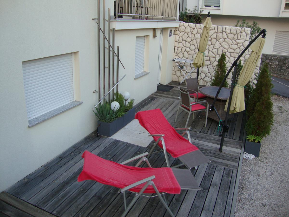 Apartments Ilona โนวีวีโนดอลสกี ภายนอก รูปภาพ