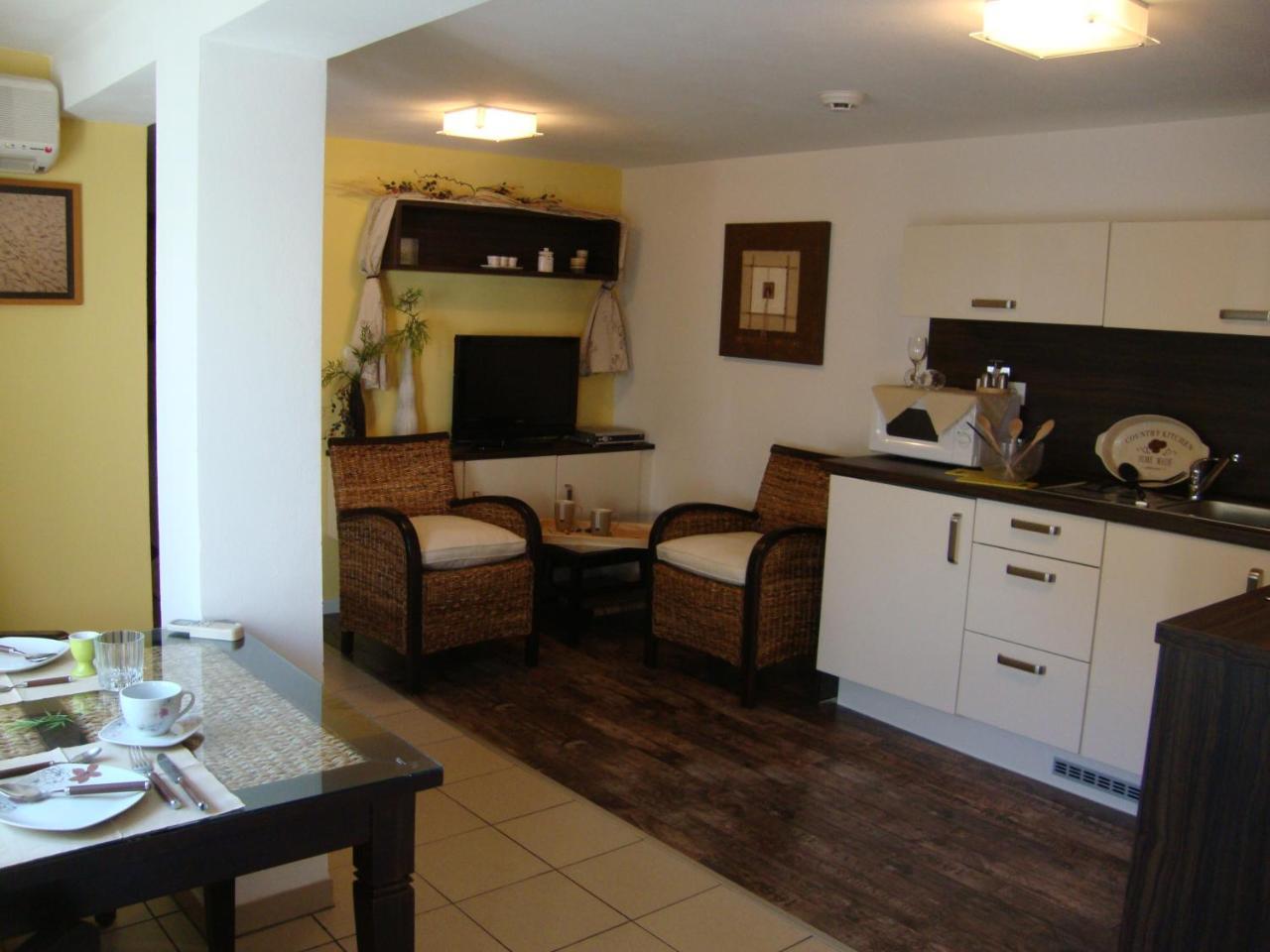 Apartments Ilona โนวีวีโนดอลสกี ภายนอก รูปภาพ